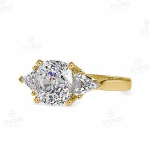 D'VINS JEWELS 1.08 Ct. Coussin Diamant Leona Side Triangle Bague Or Jaune 18k Style Classique pour Certifié pour Anniversaire - Product Image 3