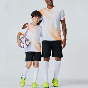 Uniformes de fútbol Premium para jugadores Ropa deportiva personalizada Conjunto de uniformes de fútbol Pakistán Venta al por mayor jersey de fútbol - Product Image 3