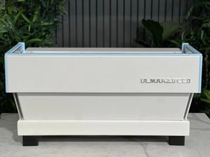 Cafetera Espresso ST LA MARZOCCO LINEA CLASSIC de 3 Grupos, Blanca y Azul - Product Image 2