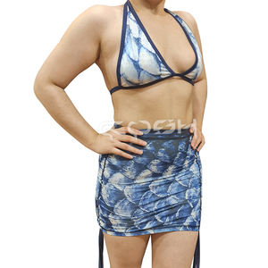 Top de Bikini Halter con Escote Profundo y Estampado de Escamas Azules de Moda, con Falda Mini Ajustable con Cordón en la Cintura - Product Image 4