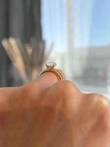 Ensemble de deux bagues courbées avec diamant ovale de laboratoire de qualité supérieure, or massif 14 carats, bijoux élégants unisexes pour cadeau - Product Image 6