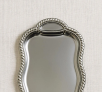 Plateau de service classique en acier inoxydable de qualité supérieure avec plateau brillant poli durable et élégant pour la cuisine à manger à bon prix