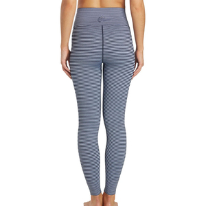 Pantalon de yoga élastique taille haute à sublimation personnalisée pour femmes avec imprimé léopard et logo Leggings à séchage rapide - Product Image 3