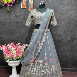 Màu Xám truyền thống cô dâu lehenga choli trong chuỗi sequans làm việc với vải georgette cho đám cưới và các dịp tiệc - Product Image 2