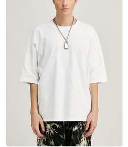 Camisetas Hechas en Pakistán Directamente de Fábrica, Tela Tejida de 200g, Diseño en Blanco para Marcas de Ropa del Reino Unido y EE. UU., Outfitize International - Product Image 3