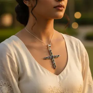 Collar con Colgante de Cruz de Granate Chapado en Rodio y Oro Rosa sobre Plata 925 para Mujer - Product Image 2