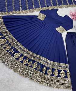 Conjunto de Lehenga de terciopelo geométrico para recepción con trabajo de espejo y bordado Zari para looks de lujo - Product Image 5