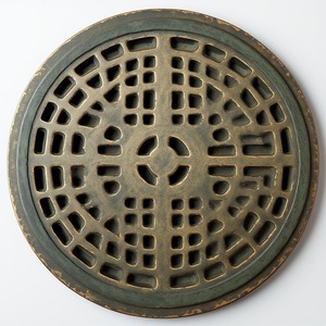 Drain de sol de salle de bain en laiton moderne avec un design léger, installation facile et couleur personnalisable - Product Image 5