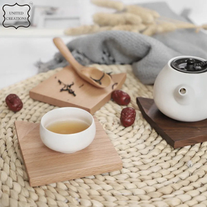 Vente en gros de sous-verres classiques en bois écologiques de 4 pièces sous-verres et porte-gobelets en noyer de haute qualité coussin carré de 4x4 pouces - Product Image 5