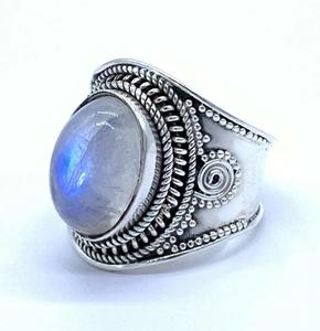 Anillo de piedra lunar Ovalada para mujer, Plata de Ley 925, joyería de piedras preciosas hecha a mano, anillo de declaración elegante, regalo para ella - Product Image 2