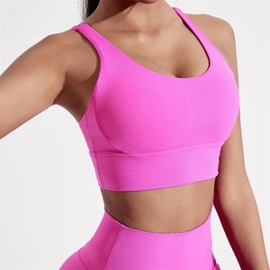 Soutien-gorge de sport pour femmes sans couture léger respirant à rayures croisées Gym Fitness grande taille Logo personnalisé impression haute - Product Image 1
