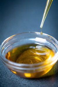 Fournisseur d'huile Haute Nutrition Pet Food BSFL Huile Prêt à Expédier Akina - Product Image 4