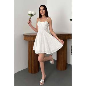 Mini-robe blanche en dentelle à bretelles - Blanc - Product Image 1