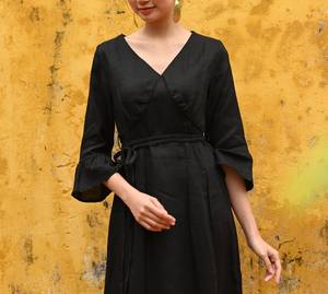 Robe mi-longue en lin noir brodée à la main LANY avec manches longues et coupe élégante A Line - Product Image 6