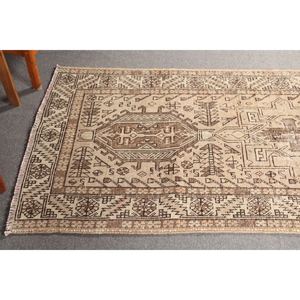 Alfombra Turca Vintage de 3.5x13.7 pies, Alfombra Geométrica Pequeña de Color Marrón - Product Image 4