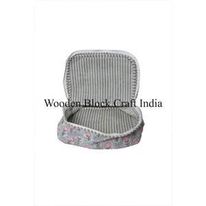 Handmade <b>Quilted</b> Vintage Large <b>Makeup</b> <b>Bag</b> Set Indian Block Print Cotton for Cases Eco-Friendly Zipper closure floral printed <b>bag</b> - Product Image 3