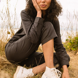 Combinaisons pour femmes à usage professionnel avec broderie personnalisée, ajustement confortable toute la journée et tissu de résistance industrielle - Product Image 4