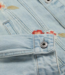 Offre spéciale Veste en jean de qualité supérieure Veste d'hiver en jean brodé confortable pour l'hiver chaud en vente en ligne - Product Image 6