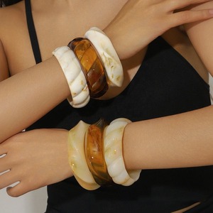 Wholesale Handmade Fashion Retro Design Colored Acrylic <b>Resin</b> Translucent Round Textured Lace <b>Resin</b> <b>Mold</b> Model Women Jewelry - Product Image 1