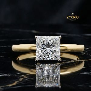 Anillo de Compromiso Solitario con Corte Princesa en Oro de 18K, Anillo de Joyería Nupcial de Lujo con Corte Cuadrado - Product Image 1