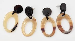 Boucles d'oreilles en corne naturelle polie, écologiques, faites à la main, artisanat indien, style animal élégant pour les événements du soir - Product Image 3