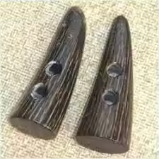 Bascule de corne de boeuf de buffle faite à la main avec bouton à bascule poli à 2 trous - Product Image 4