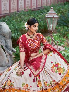 Lehenga Choli Moderno de Seda Tussar con Exquisitos Estampados Ikkat Patola de Secado Rápido, Adorna tu Figura con Arte para Fiestas y Eventos - Product Image 4