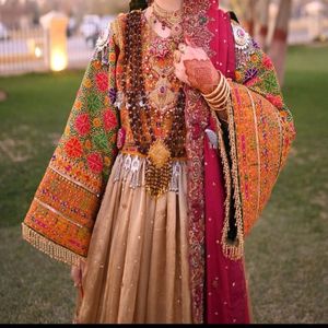 ROBE KUCHI Afghane 2024 AVEC ROBE TRIBALE TRADITIONNELLE BRODÉE À LA MAIN POUR LES FEMMES ROBE FESTIVAL KUCHI AFGHAN CULTURE PASHTUN - Product Image 6