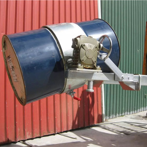 Mechanischer Fassrotator DR400MF Einfacher & Praktischer Gabelstapler-Aufsatz für 200L Fässer - Product Image 4