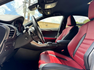 Coche auténtico 2020 L e x u s NX 300 F SPORT FWD con soporte OEM personalizado - Product Image 2