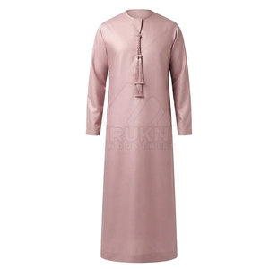 Kandura émirati raffiné pour homme, thobe traditionnel du Golfe, sans col, avec détail de pompons sur le devant, manches longues, en coton respirant et léger - Product Image 4