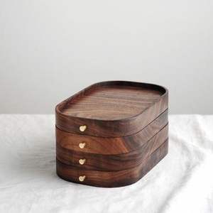 Plateau de service en bois rustique fabriqué à la main avec finition brute charmante pièce d'accent décorative cuisine inspirée de la ferme salons - Product Image 3