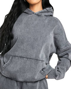 เสื้อฮู้ดผู้หญิงแบบสวมหัวผ้าฟลีซคุณภาพสูง พิมพ์โลโก้ตามสั่ง เป็นมิตรต่อสิ่งแวดล้อม สไตล์สตรีทแวร์ ล้างสีแบบแอซิดวอช สำหรับฤดูใบไม้ร่วงและฤดูหนาว น้ำหนัก 360 กรัม ขายส่ง - Product Image 2