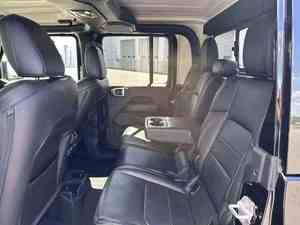 Gladiator Overland 2023 d'occasion en excellent état, prix de gros, faible kilométrage, aucun problème mécanique, prêt à rouler - Product Image 5