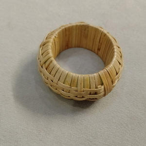 Ensemble de ronds à serviette en résine multicolore de la meilleure conception Vaisselle multiforme pour la maison et le restaurant Cuisine Nouveau style de vaisselle - Product Image 2