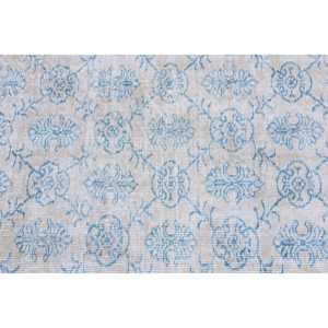 Alfombra Vintage de 2.2x9.6 pies, Alfombra Turca, Alfombra Ikat Azul y Blanca - Product Image 5