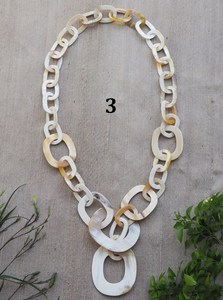 สร้อยคอจี้รูปเขาควายสำหรับผู้หญิงสร้อยคอโชคเกอร์รูปเขาพระจันทร์เสี้ยวสีธรรมชาติของผู้หญิงสินค้าใหม่ขายดีในราคาต่ำ - Product Image 5