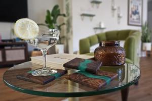 Ensemble de tapis de plateau de cuisine à la mode de haute qualité Usine personnalisée Inde Zh Traders' Design Sous-verres en résine époxy Base en bois Style classique - Product Image 4