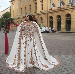 Vestido de caftán DE BODA colorido con hermosas cuentas de cristal embellecedoras, piedra de vidrio y trabajo Dabka Zardozi - Product Image 1