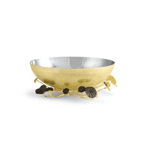 Magnifiques bols de service en métal fabriqués à la main avec sculpture florale de qualité supérieure, parfaits pour les repas haut de gamme et les rassemblements festifs - Product Image 6