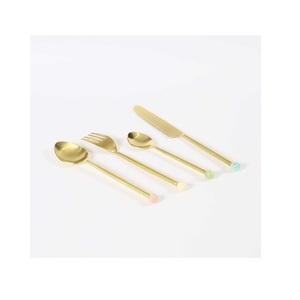 Juego de Cubiertos de Acero Inoxidable Color Dorado con Mango de Resina, Juego de Cubiertos de Tamaño y Forma Personalizados para Uso en el Hogar y Hoteles - Product Image 2