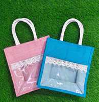 Nouveau style de mini sacs fourre-tout en jute respectueux de l'environnement fenêtre en PVC transparent garniture en dentelle OEM toile de jute recyclable à faible quantité minimale de commande pour les festivals