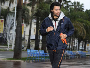 Veste coupe-vent de sport de plein air imperméable en polyester softshell personnalisable, style et design streetwear pour hommes - Product Image 3