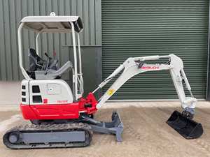 Mini-excavatrice Takeuchi TB260C d'occasion, testée et certifiée, 14 tonnes, moteur Kubota, 50 000 heures, origine France, à vendre - Product Image 3