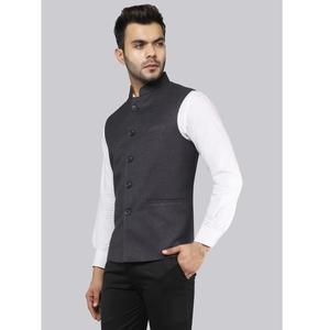 Gilet pour homme de qualité supérieure, élégant, bleu marine, pour le travail de bureau, les cérémonies et les occasions spéciales, disponible à la vente - Product Image 1