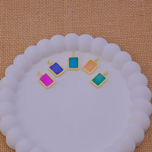 Pendentif Quartz Druzy Rose avec Lunette Rectangle Plaqué Or Texturé Charme Gras pour Bijoux de Déclaration et Fournitures de Bricolage en Gros - Product Image 6