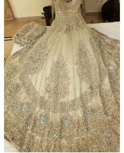 Nuevo Lehenga Choli de Novia, Vestido Largo con Cola, Elegante, Adornado con Cuentas de Cristal y Pedrería, Tela de Satén de Acetato 2021 - Product Image 4