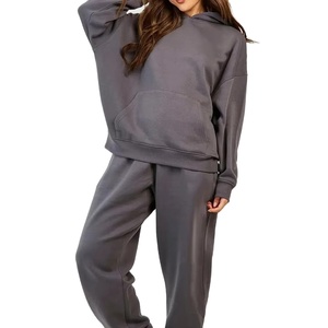 Nuevo conjunto de dos piezas de algodón de alta calidad, con forro polar, largo completo, logotipo personalizado, diseño de chándal para mujer. - Product Image 1