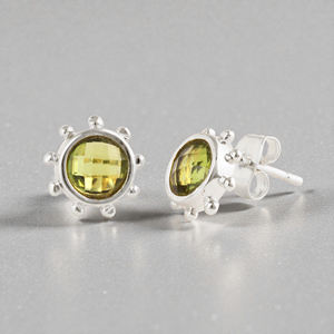 Pendientes de Peridoto Verde con Cuentas de Plata de Ley 925, Bisel Redondo Minimalista, Joyería de Moissanita al por Mayor - Product Image 1