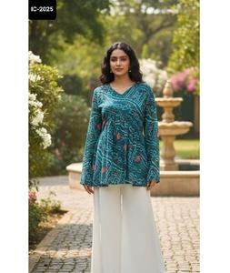 Imprimé indien décontracté et de festival en Georgette pure avec motif fantaisie intérieur Kurta court avec imprimé Bandhani pour un usage régulier - Product Image 1